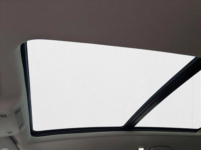 New 2025 Volkswagen Atlas SEL image 5