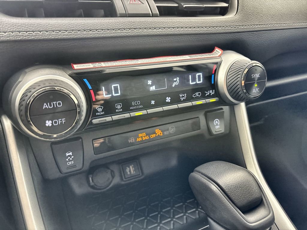 Used 2025 Toyota RAV4 XLE w/ Convenience Package FWD image 17