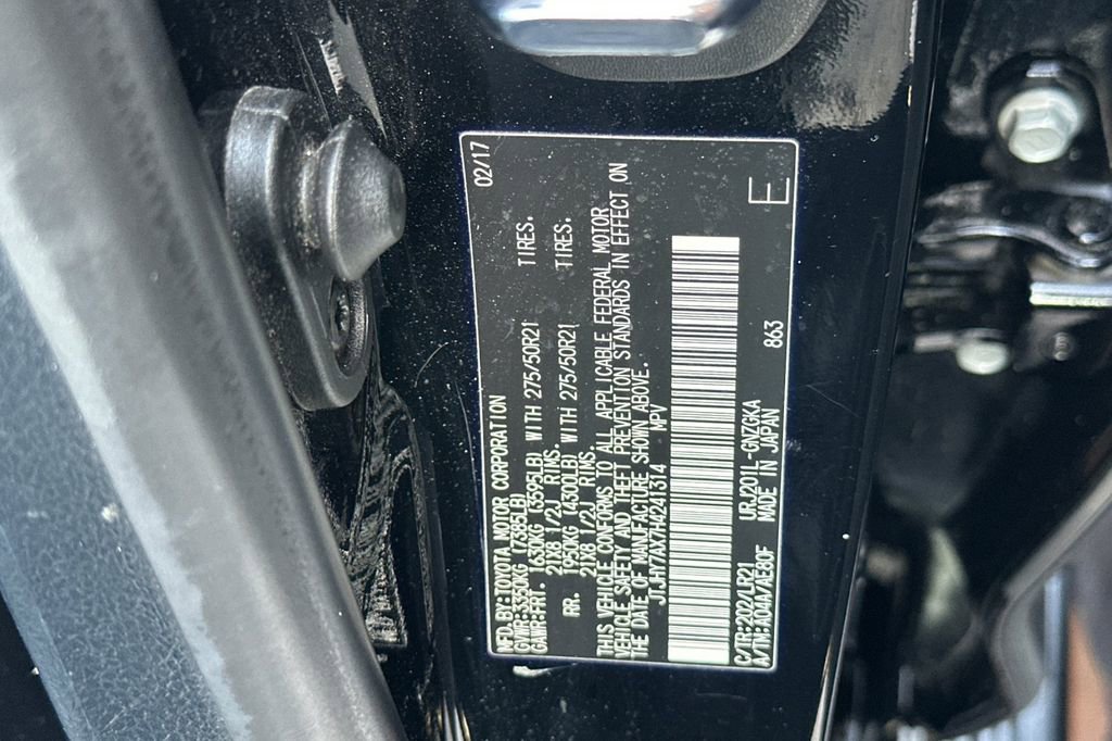 Used 2017 Lexus LX 570 4WD w/ Luxury Package image 32