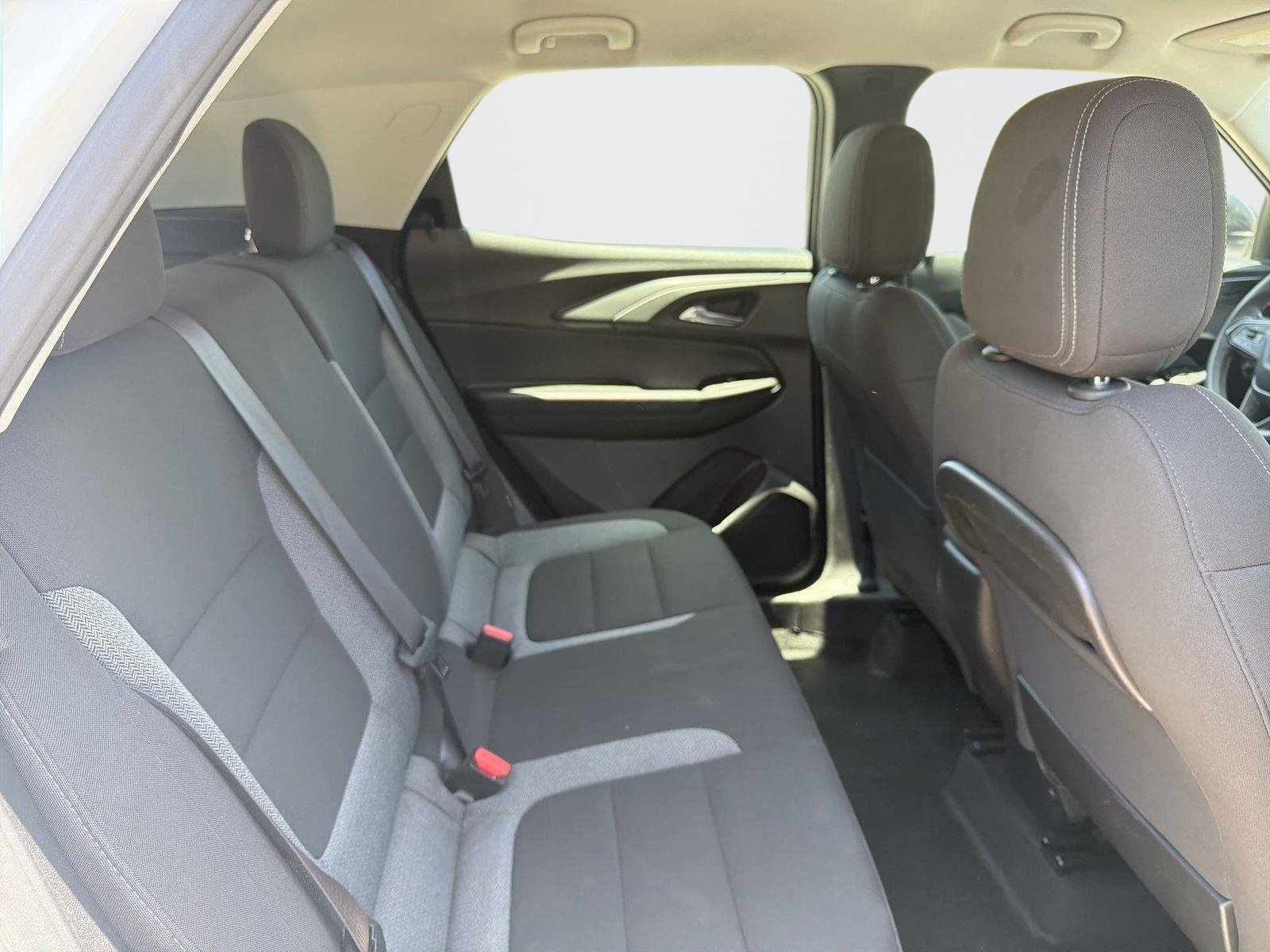 Used 2025 Chevrolet TrailBlazer LS FWD image 26