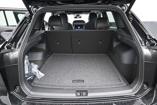 New 2026 Volkswagen Tiguan SE R-Line AWD/4WD image 12