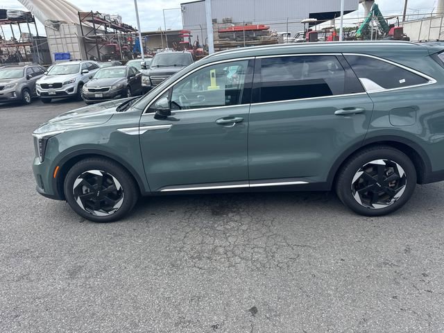 Certified 2025 Kia Sorento EX w/ EX Panoramic Sunroof Package image 2