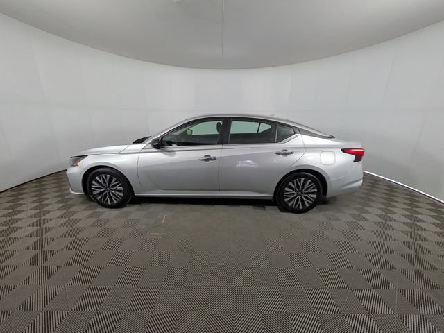 Used 2024 Nissan Altima 2.5 SV FWD image 22