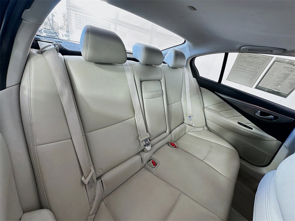 Used 2017 INFINITI Q50 3.0t Premium w/ Driver Assistance Package image 28