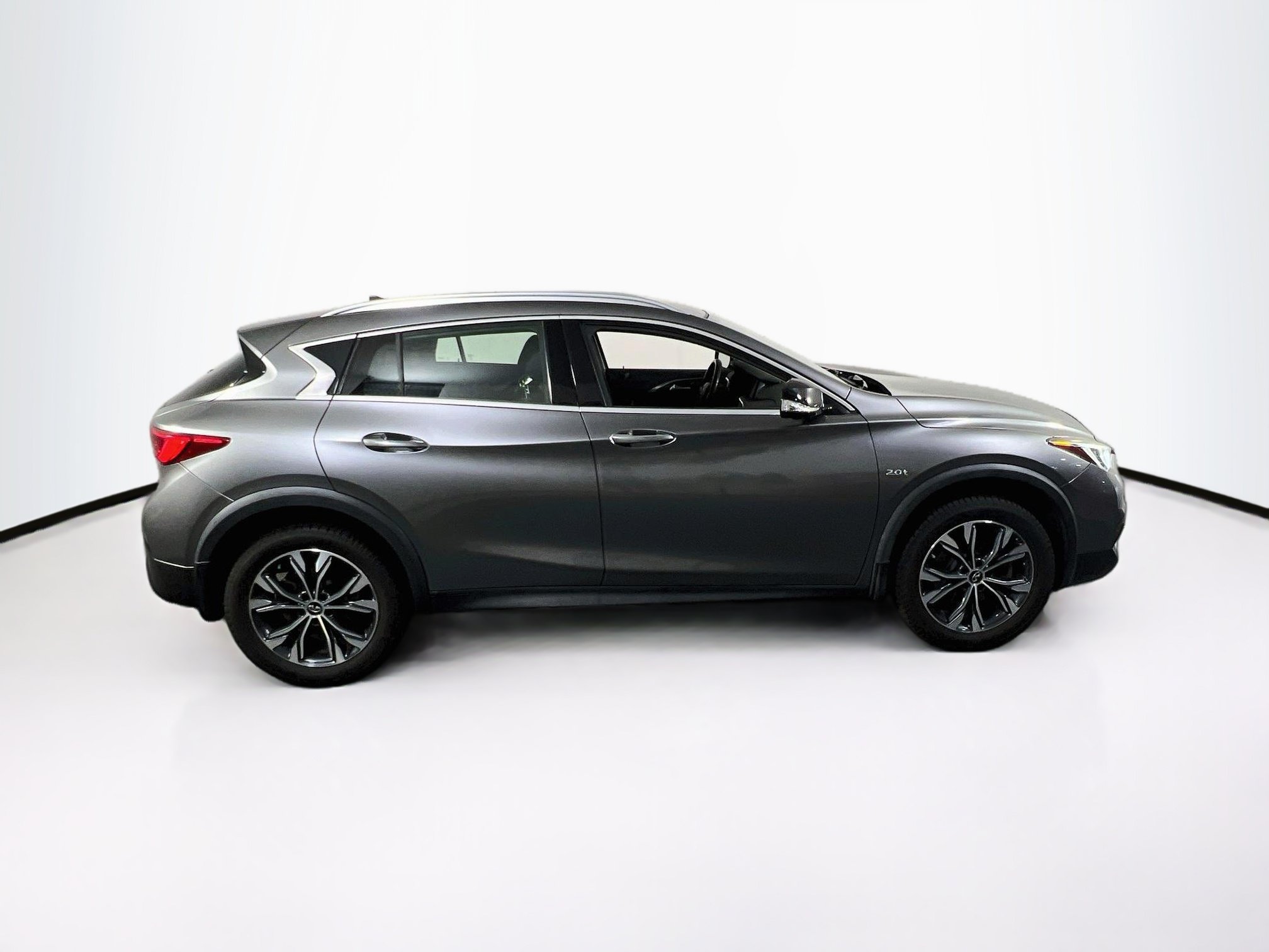 Used 2019 INFINITI QX30 AWD w/ Navigation Package image 4