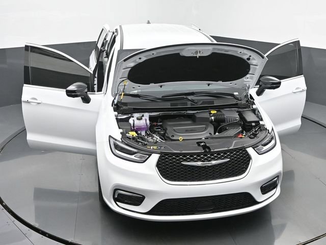 New 2025 Chrysler Pacifica Select w/ Uconnect Theater Family Group AWD/4WD image 62