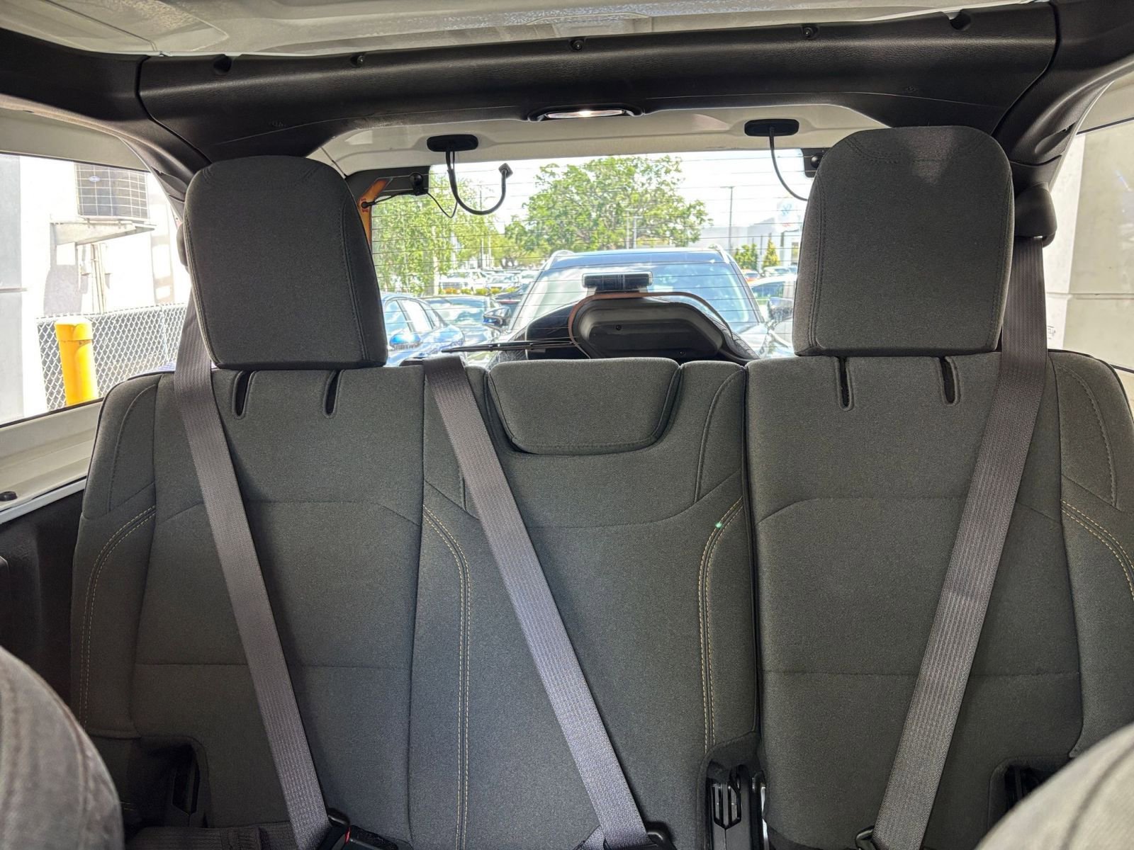 Used 2025 Jeep Wrangler Sahara AWD/4WD image 38