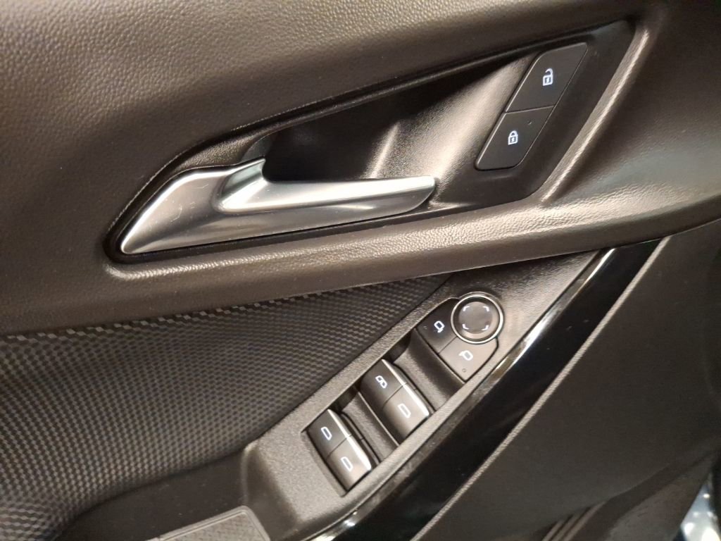 Used 2025 Chevrolet Equinox RS w/ Safety and Technology Package image 14