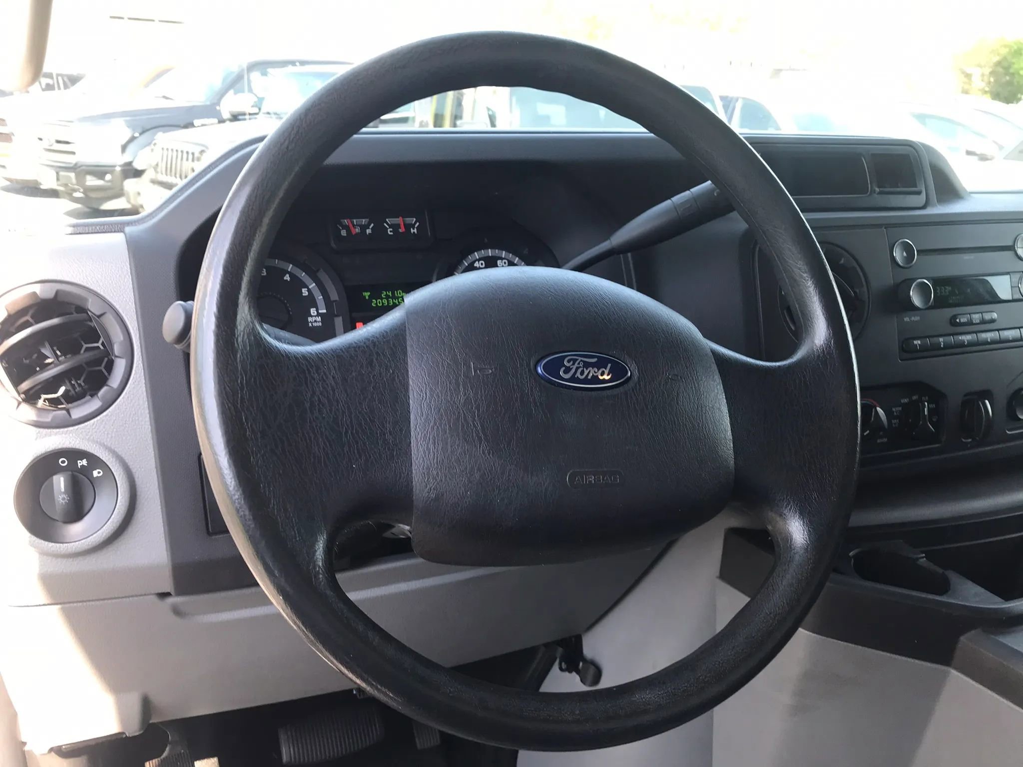 Used 2014 Ford E-350 and Econoline 350 Super Duty RWD image 13