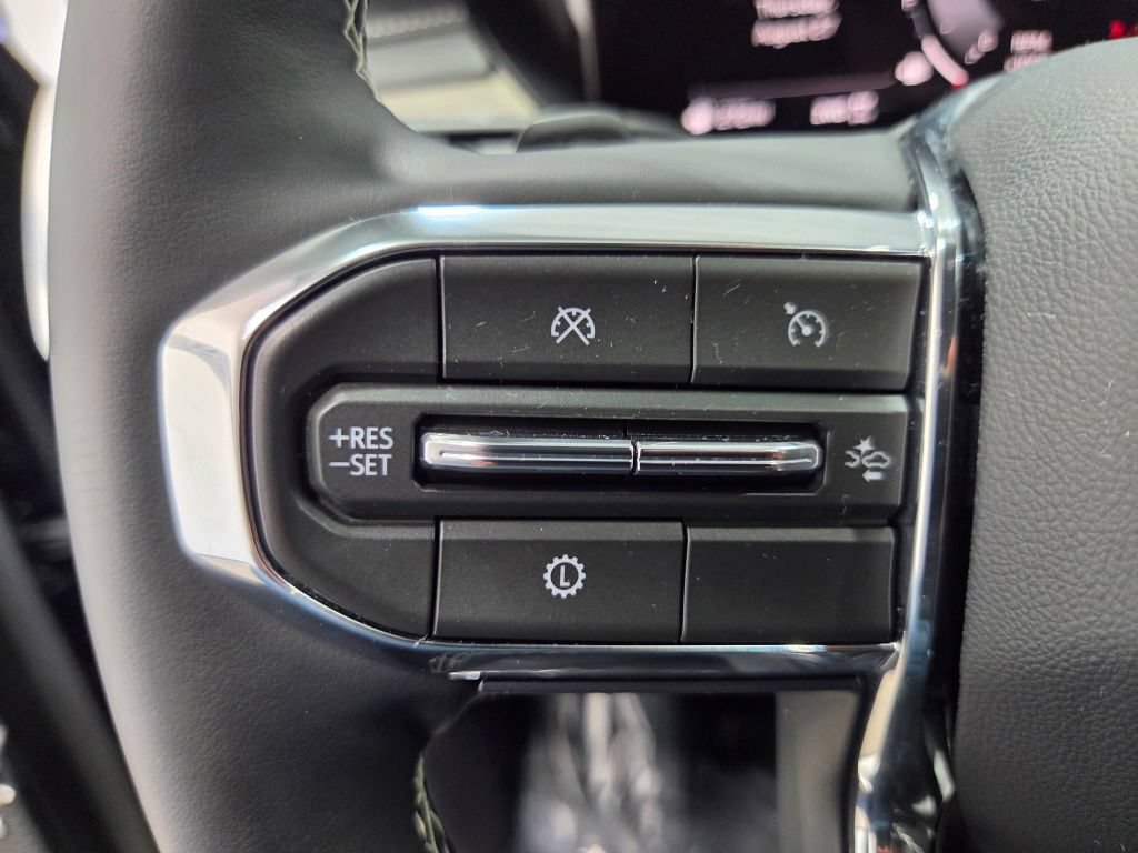 Used 2026 GMC Acadia Denali w/ LPO, Floor Liner Package AWD/4WD image 32