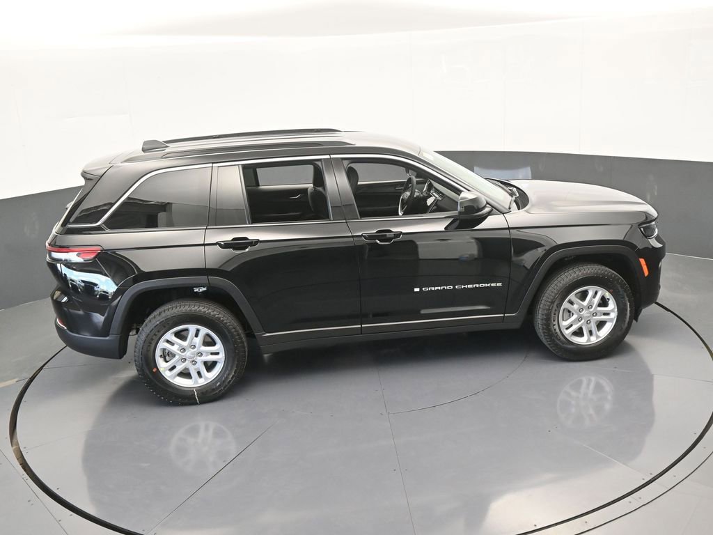 Used 2025 Jeep Grand Cherokee Laredo image 46