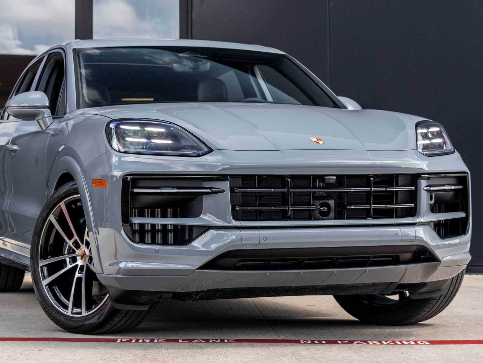 New 2026 Porsche Cayenne AWD/4WD image 9