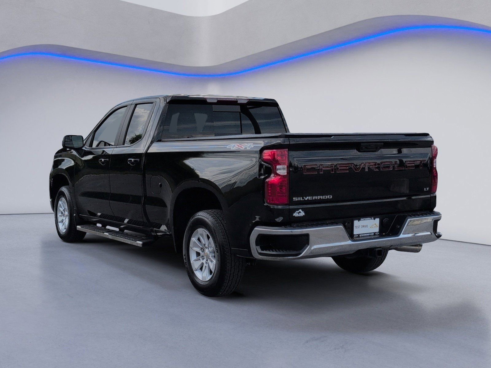 Used 2025 Chevrolet Silverado 1500 LT w/ Protection Package AWD/4WD image 3