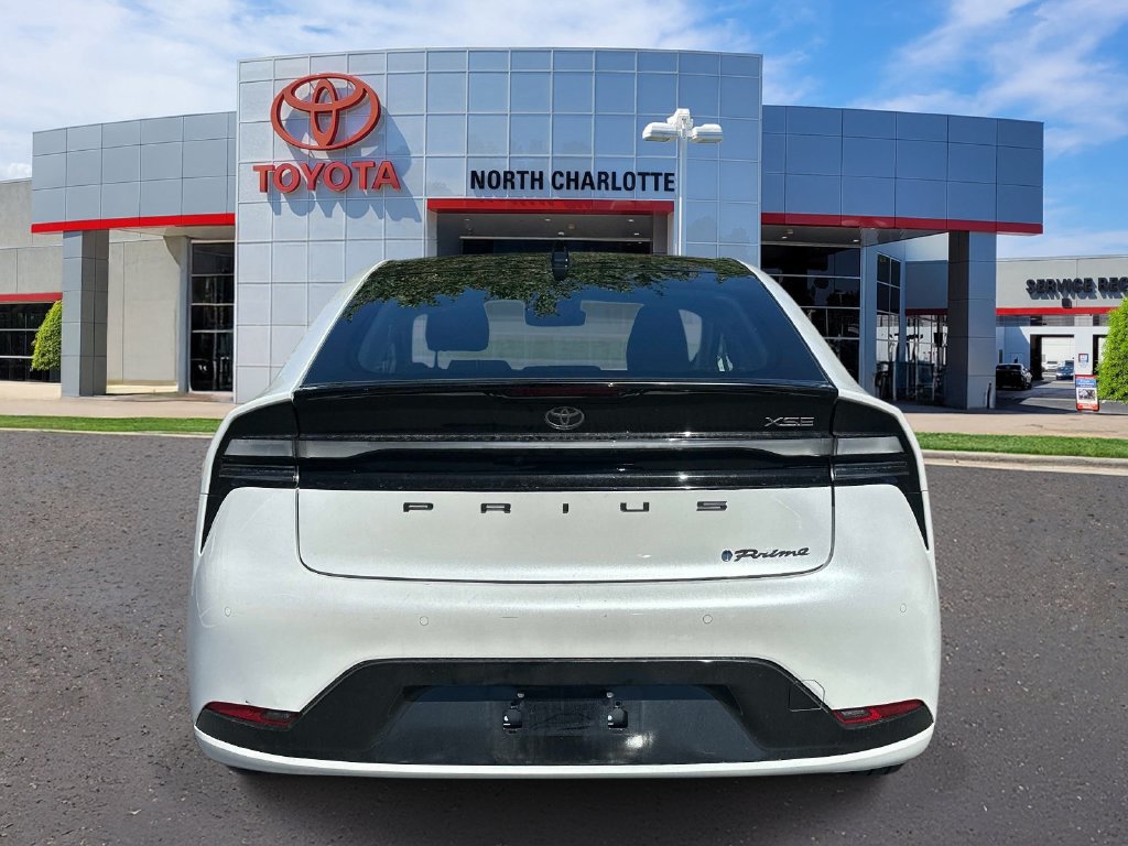 Used 2024 Toyota Prius Prime FWD image 6