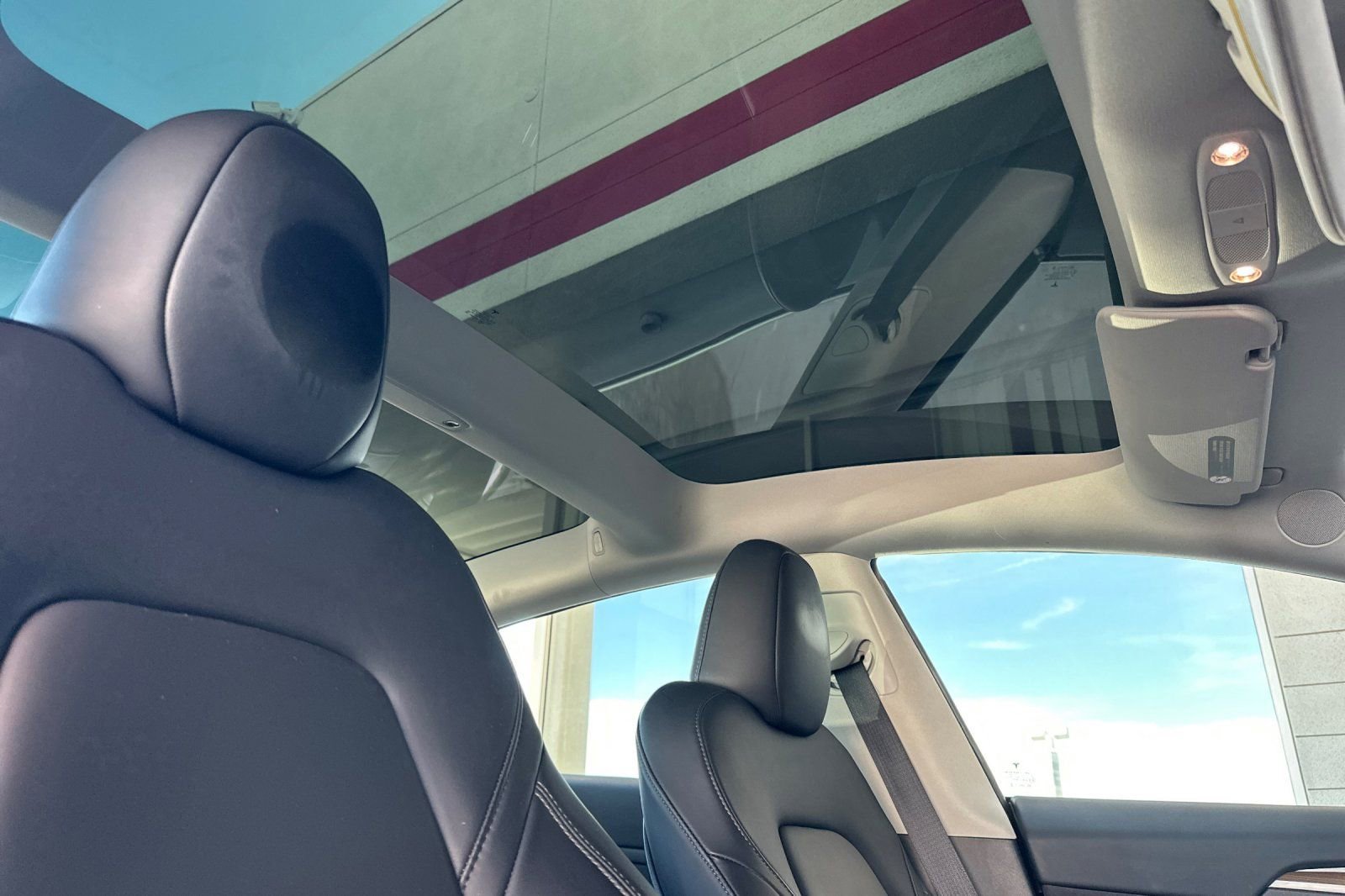 Used 2023 Tesla Model 3 Standard Range image 16