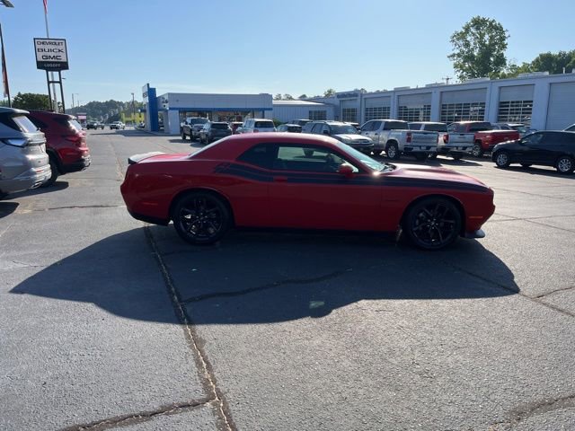 Used 2021 Dodge Challenger R/T w/ Blacktop Package RWD image 2