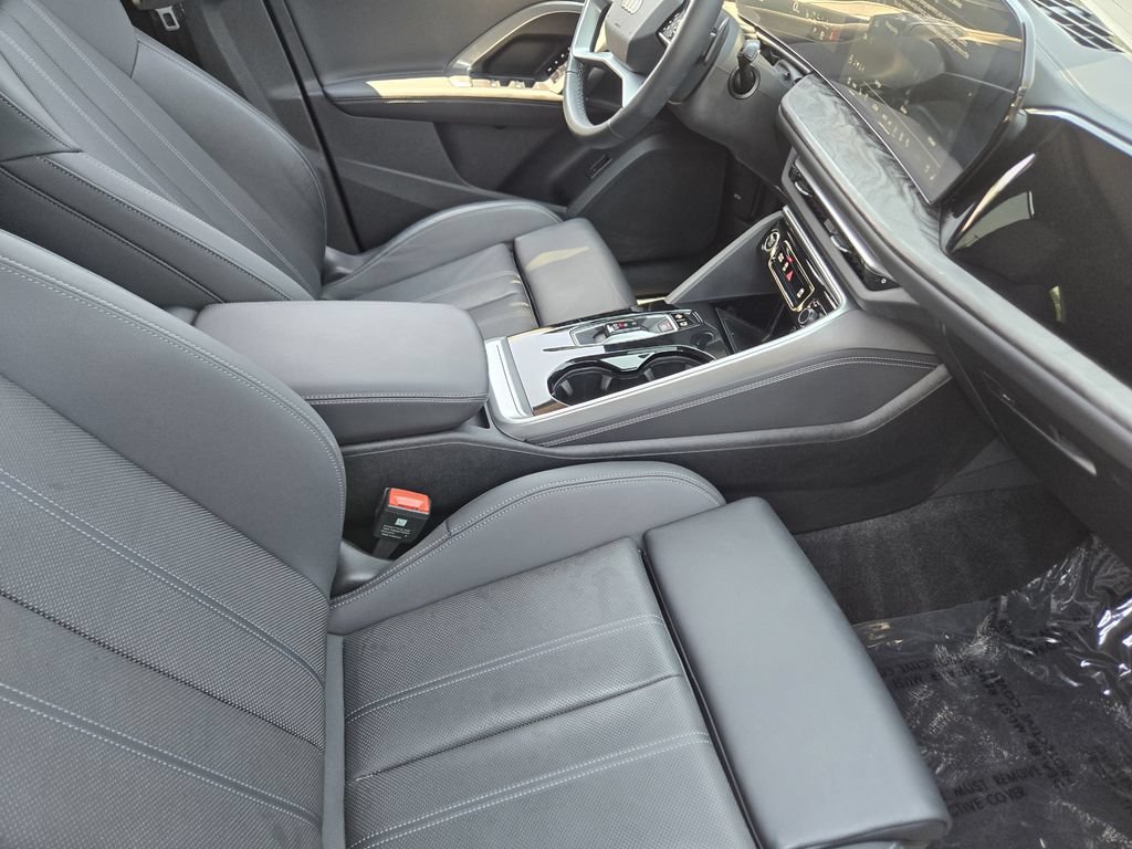 Certified 2025 Audi Q5 Premium Plus w/ Premium Plus AWD/4WD image 18