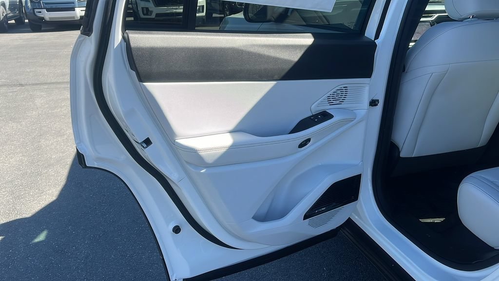 New 2026 Jeep Cherokee Limited AWD/4WD image 19