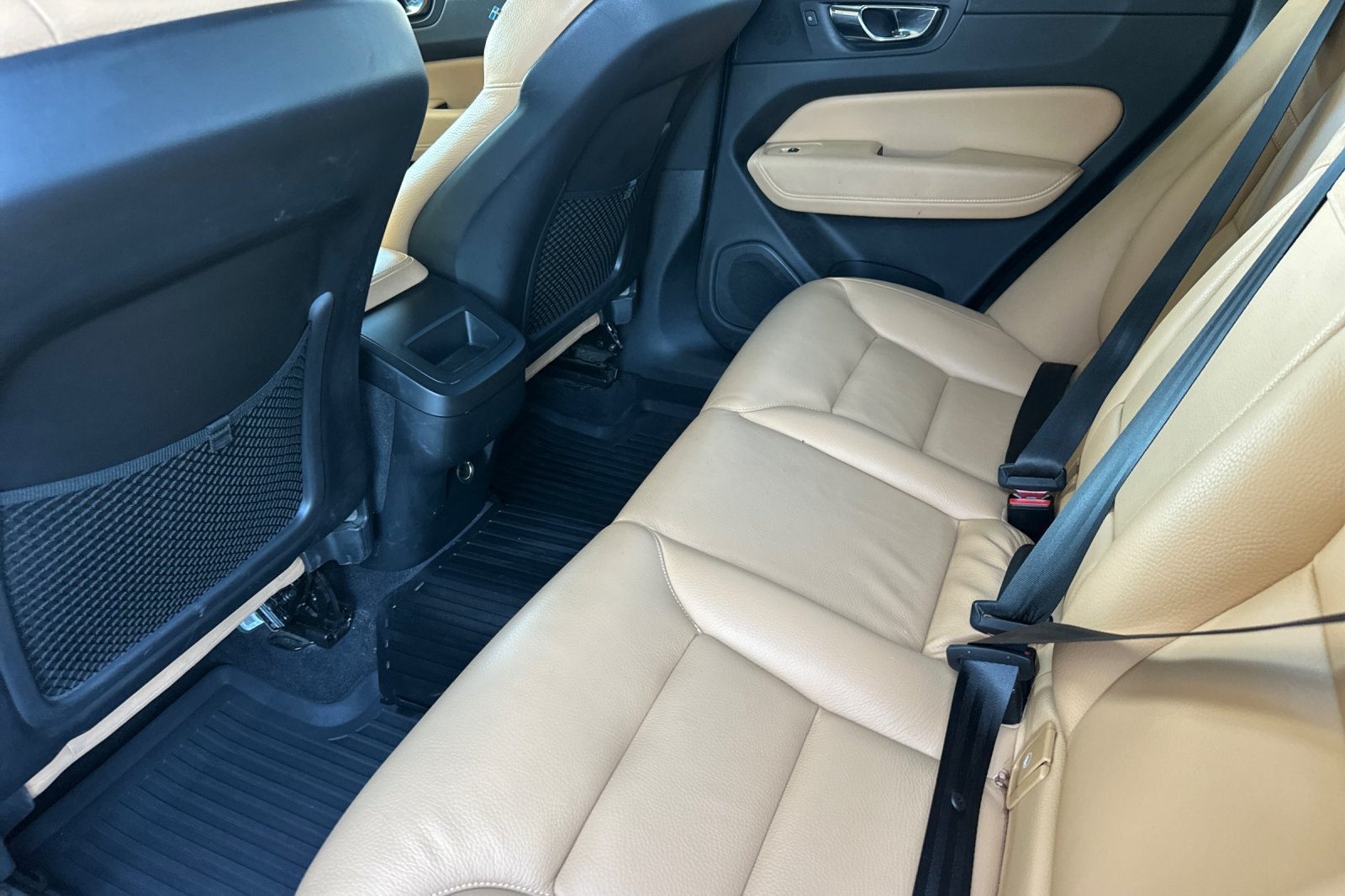 Used 2020 Volvo XC60 T5 Momentum AWD/4WD image 14