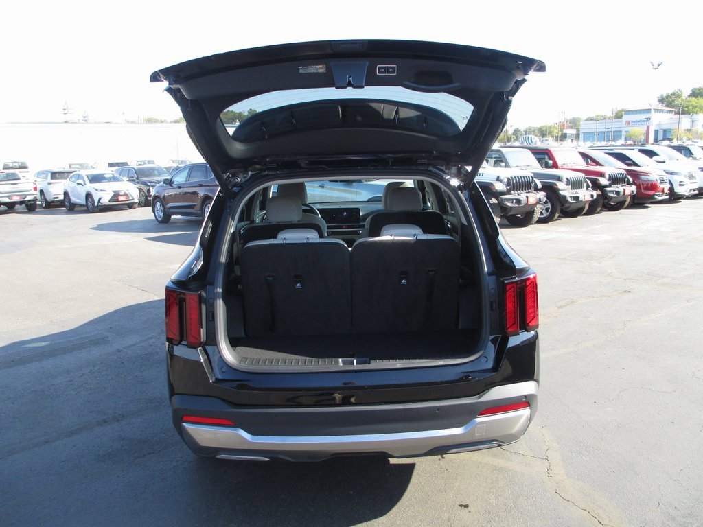 Used 2025 Kia Sorento EX image 7