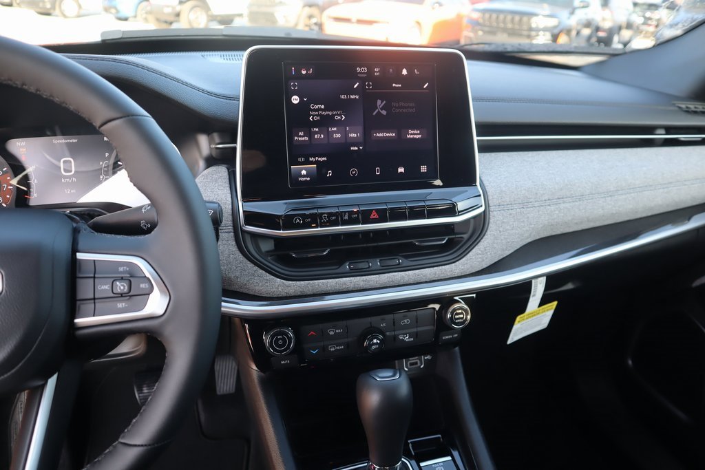 New 2026 Jeep Compass Latitude image 5