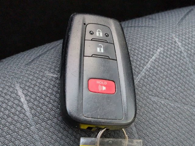 Used 2020 Toyota RAV4 XLE AWD/4WD image 27