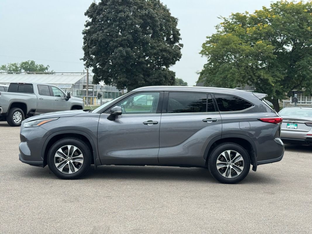 Used 2021 Toyota Highlander XLE image 5