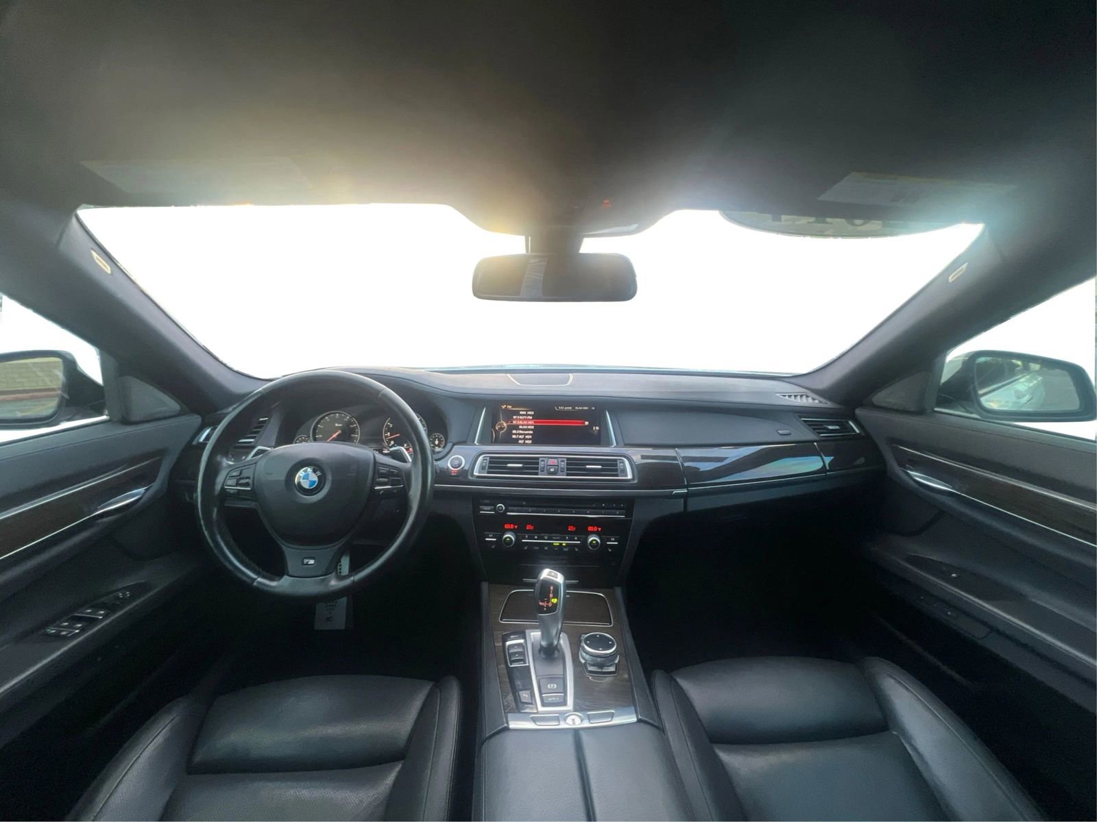 Used 2014 BMW 740Li image 23