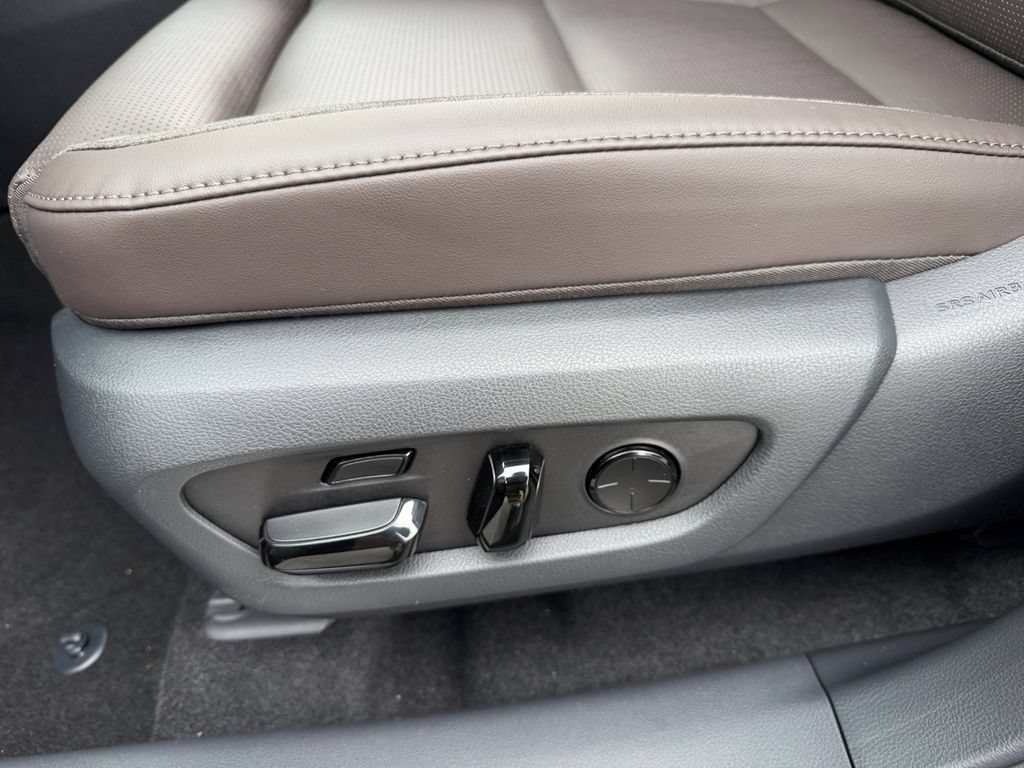 New 2026 Lexus RX 450h AWD image 13