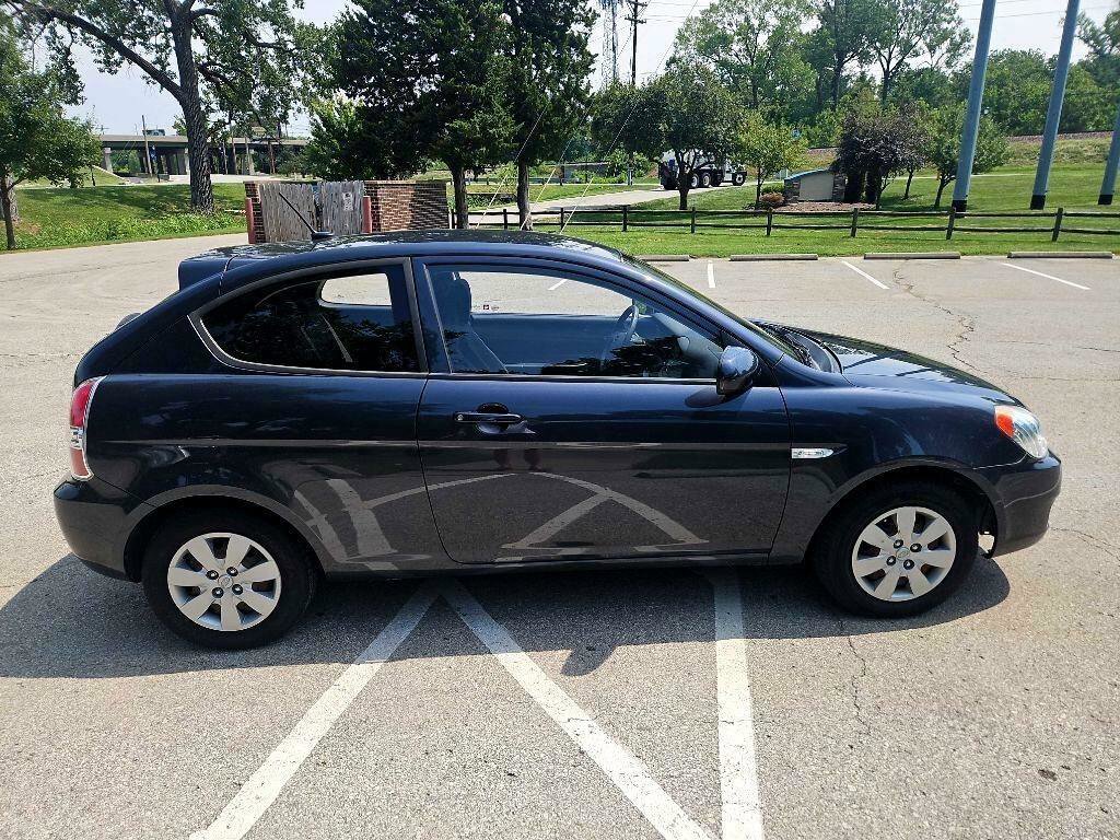 Used 2011 Hyundai Accent GS image 4