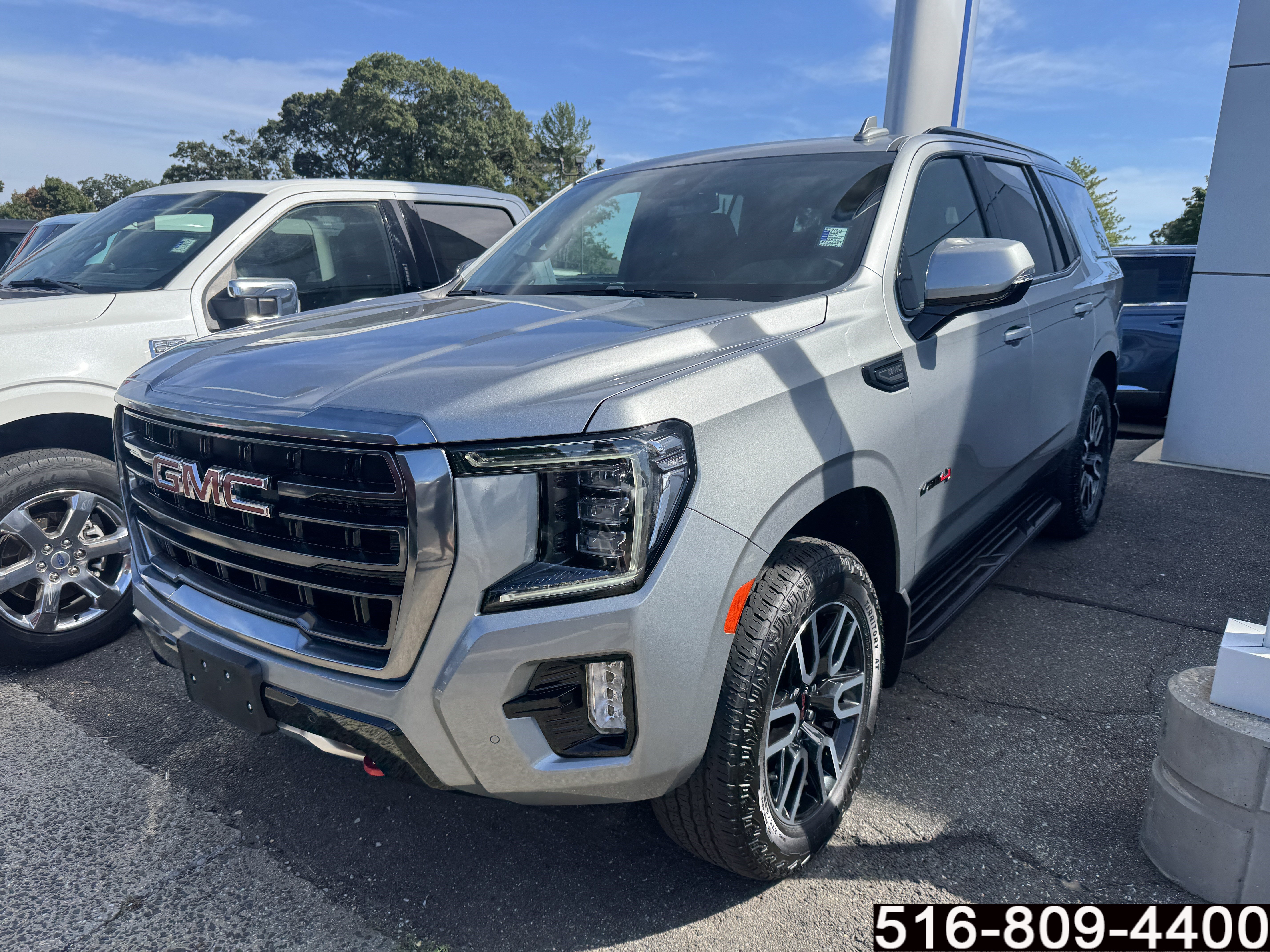 Used 2024 GMC Yukon AT4 AWD/4WD image 8