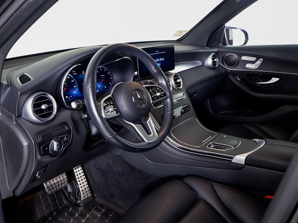 Used 2022 Mercedes-Benz GLC 300 4MATIC image 4