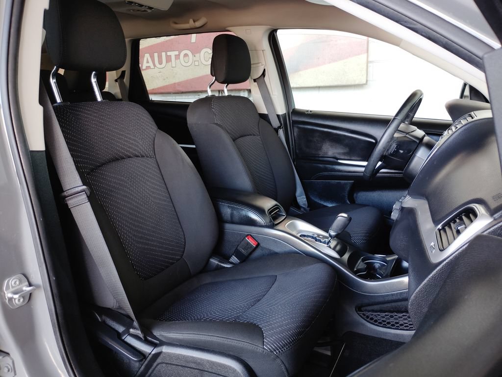 Used 2019 Dodge Journey SE w/ Safe & Sound Group FWD image 15
