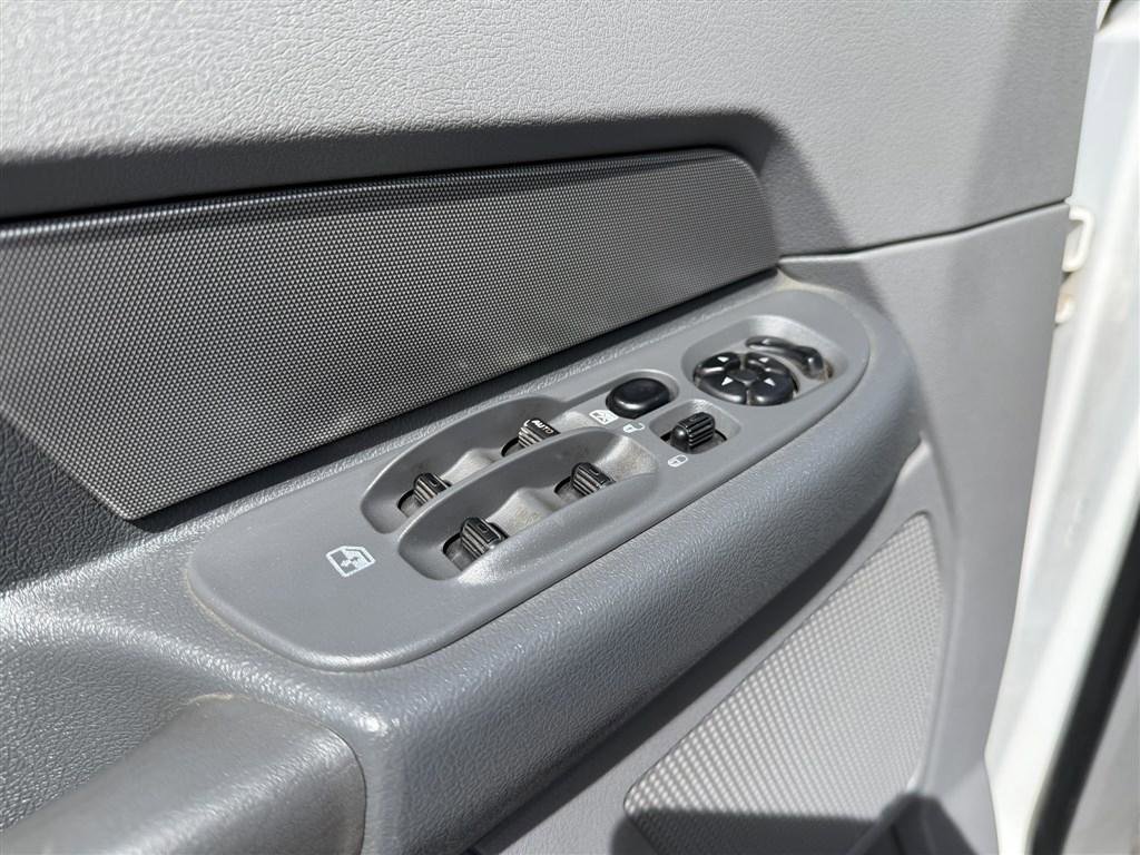 Used 2009 Dodge Ram 2500 Truck SXT AWD/4WD image 17