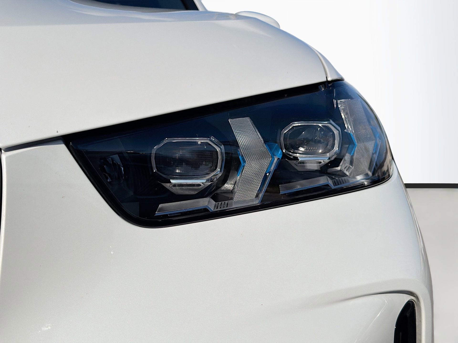 Certified 2025 BMW X5 xDrive50e image 9