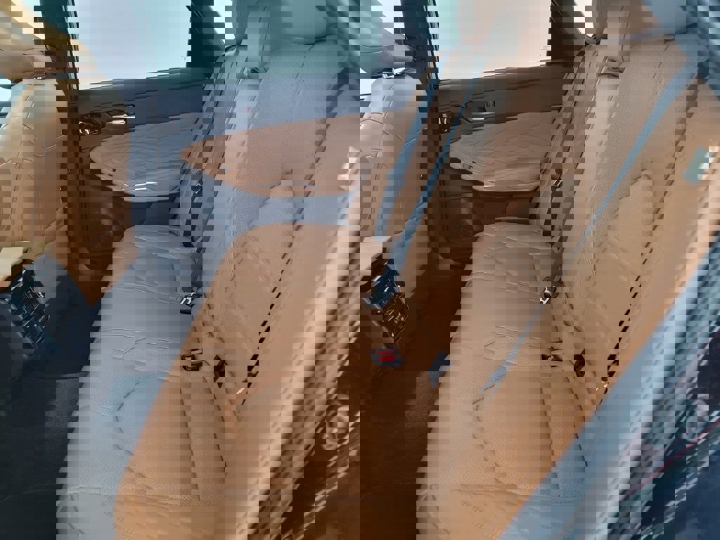 Used 2020 Toyota Avalon Limited FWD image 13