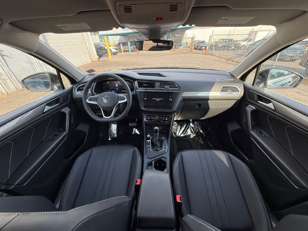 Used 2023 Volkswagen Tiguan SE FWD image 22