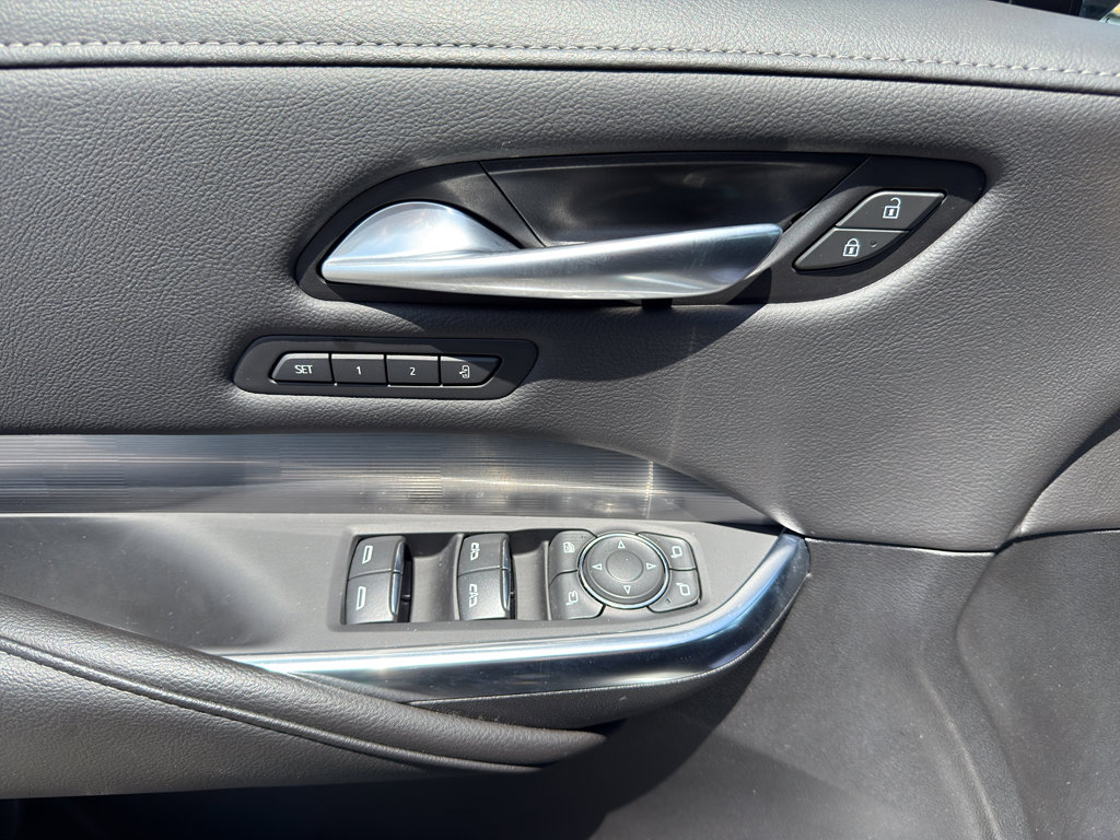 Used 2024 Cadillac XT4 Premium Luxury image 9