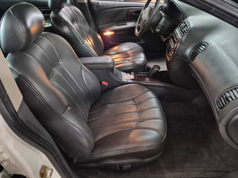 Used 1998 Chrysler Concorde LXi FWD image 5