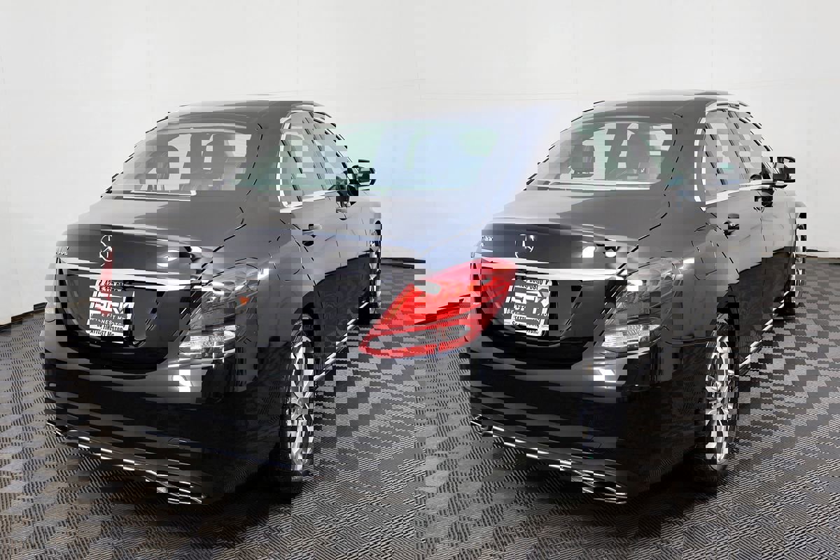 Used 2015 Mercedes-Benz C 300 Sport image 9