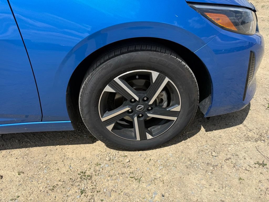 Used 2025 Nissan Sentra SV FWD image 15