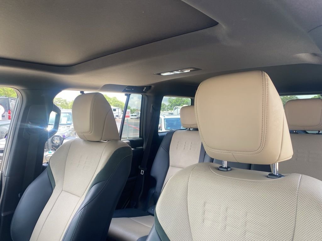 Used 2024 Lexus GX 550 AWD/4WD image 12