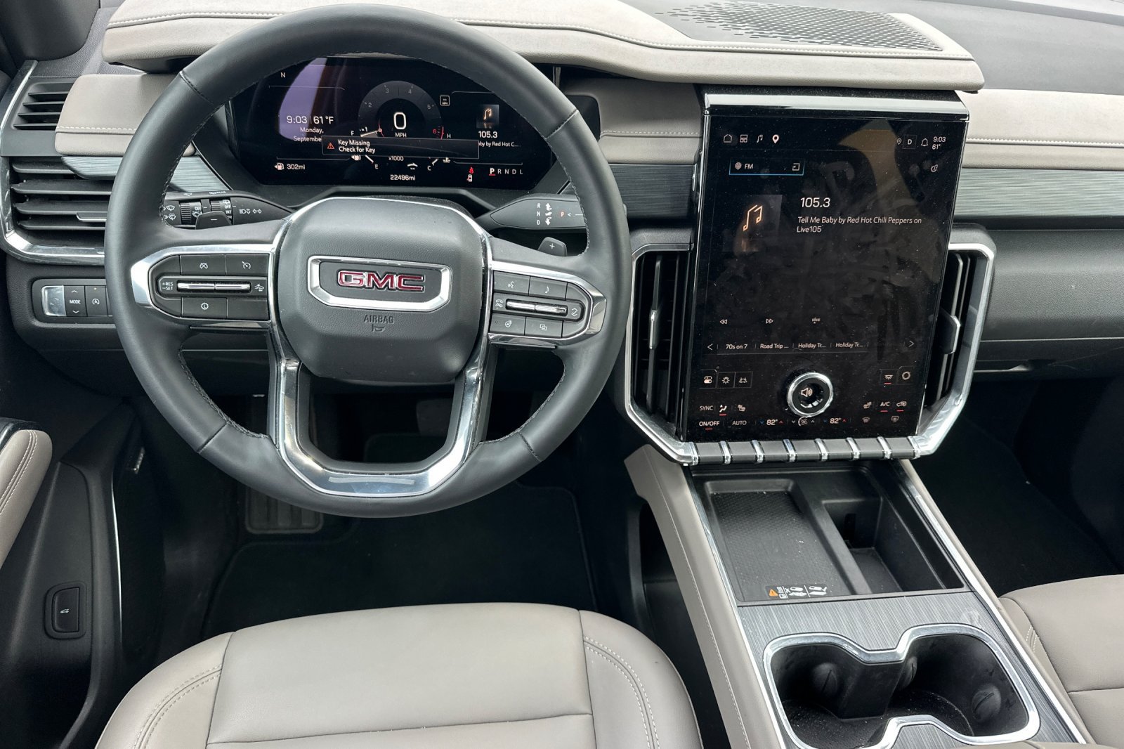 Used 2026 GMC Acadia Elevation w/ Elevation Premium Package FWD image 16