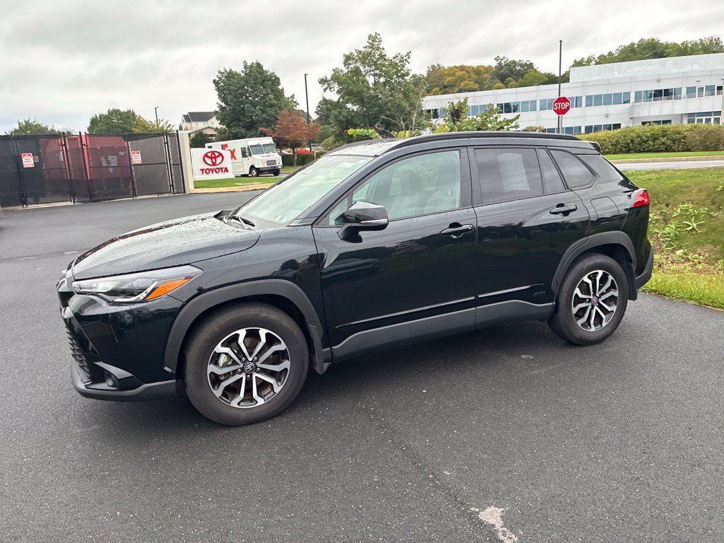 Used 2024 Toyota Corolla Cross AWD Hybrid w/ Moonroof Package image 16
