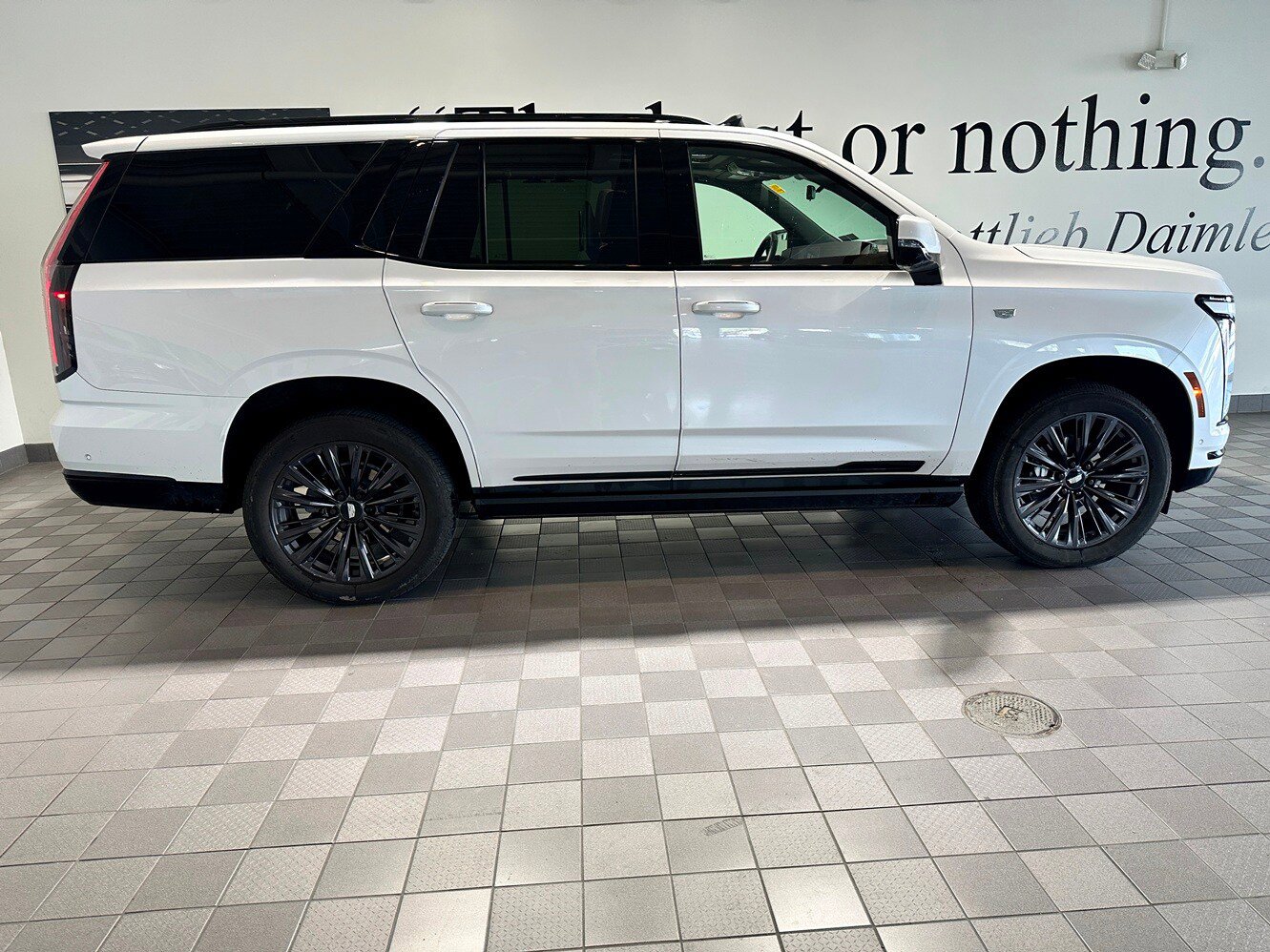 Used 2025 Cadillac Escalade Sport w/ LPO, ONYX Package image 3