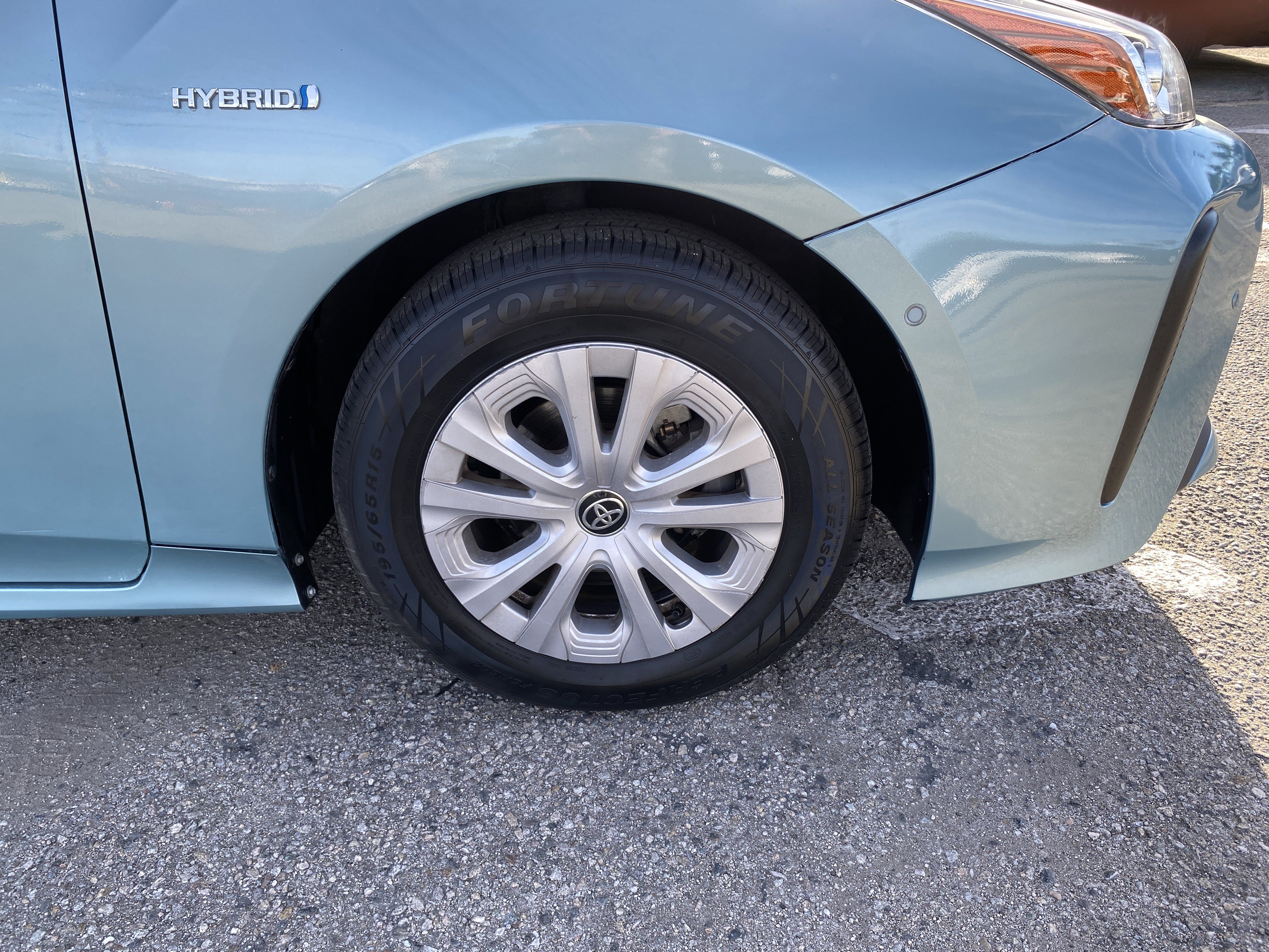 Used 2021 Toyota Prius LE FWD image 21