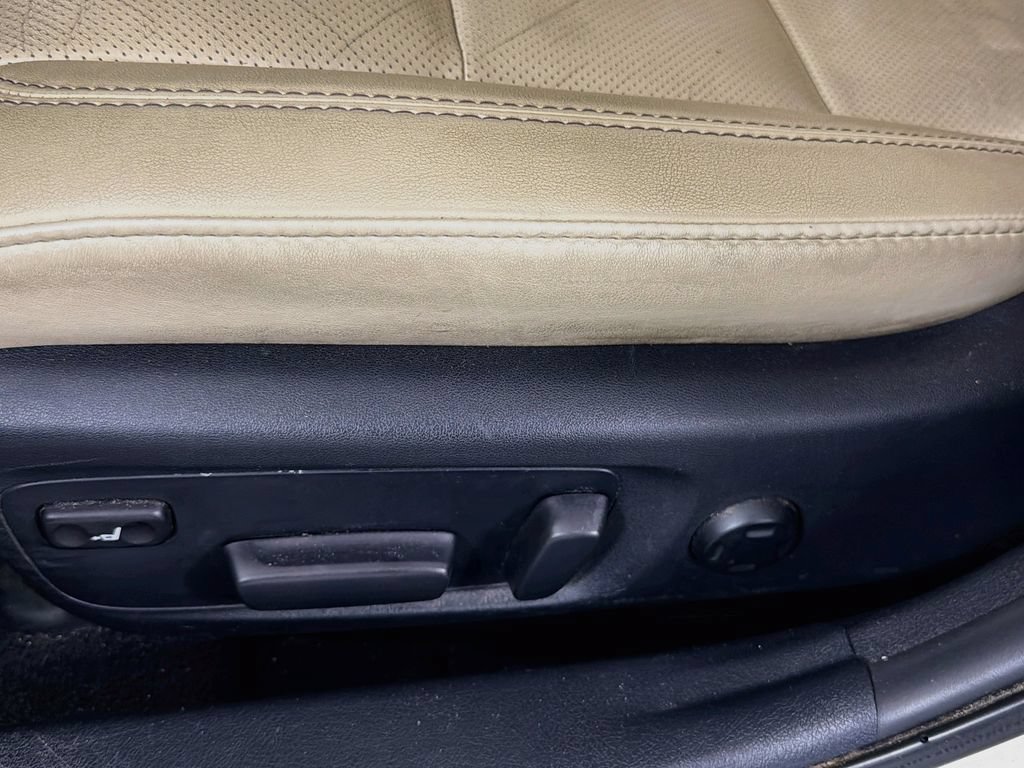 Used 2018 Toyota Avalon Limited w/ Carpet Mat Package FWD image 22