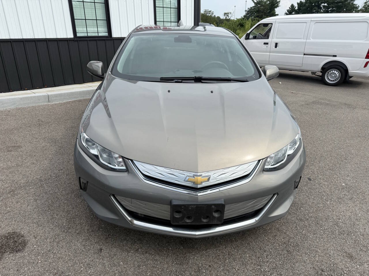 Used 2017 Chevrolet Volt LT FWD image 3