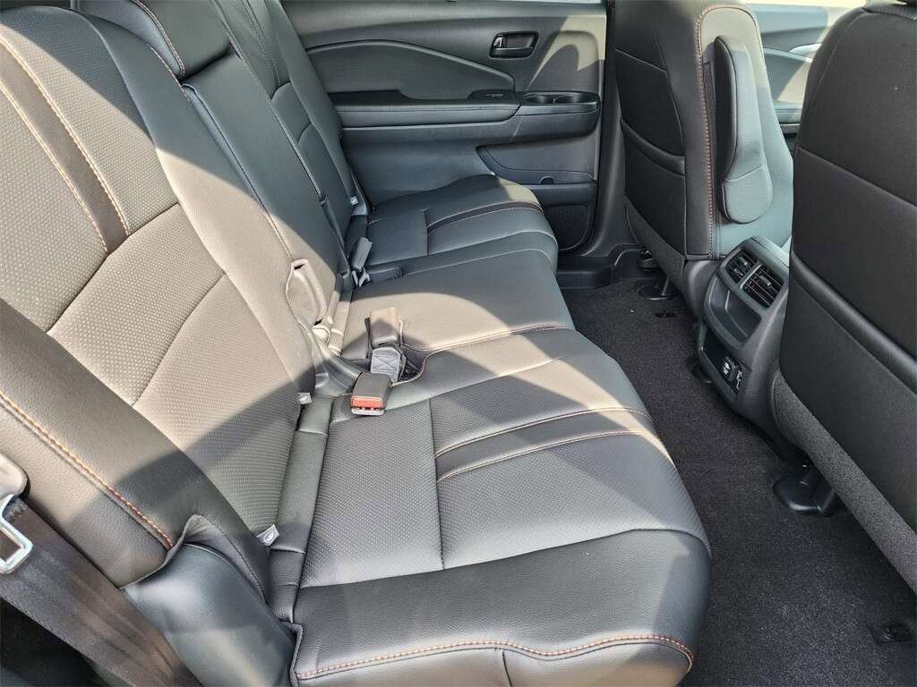 Used 2023 Honda Passport TrailSport image 19
