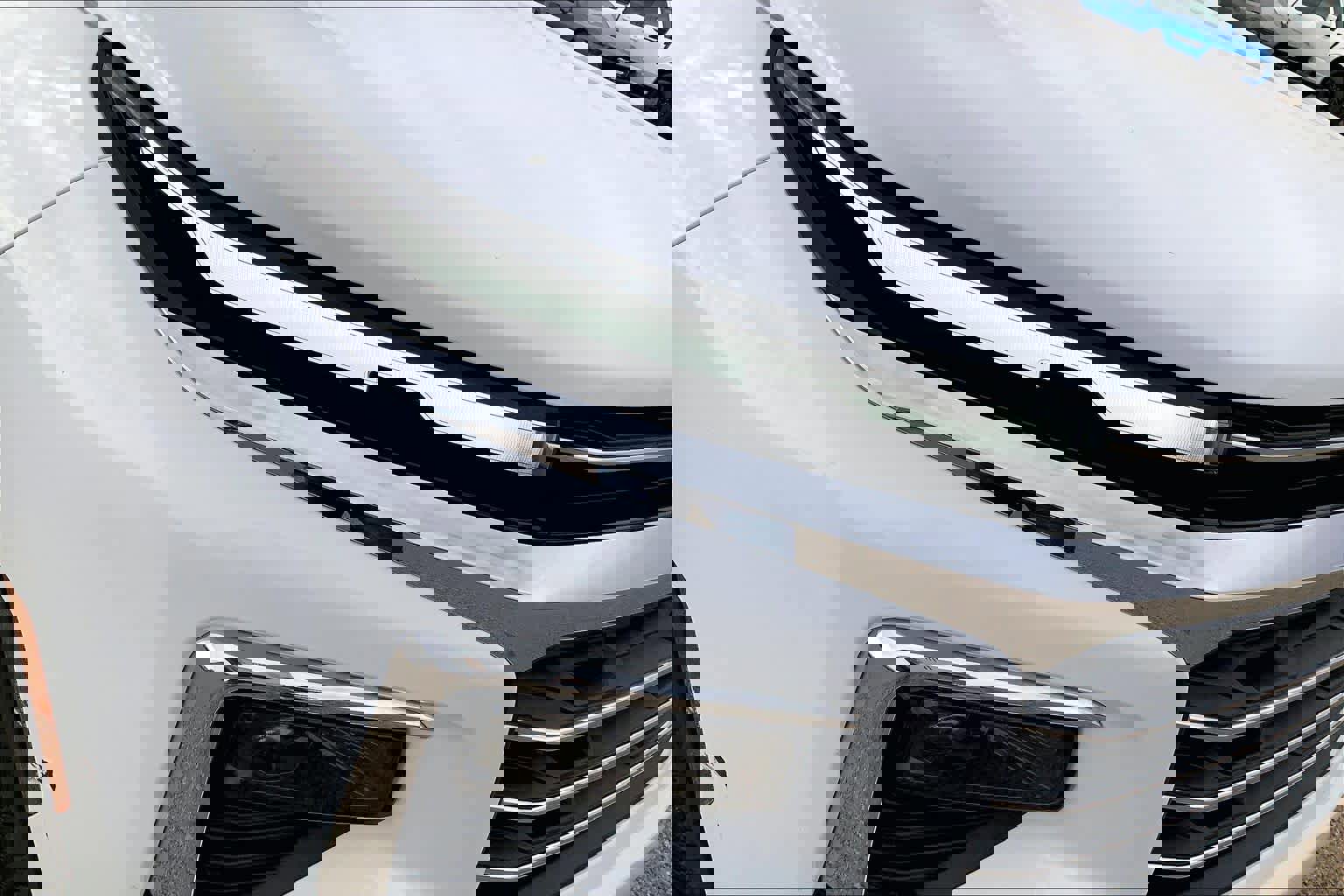 Used 2025 Chevrolet Traverse LT image 34